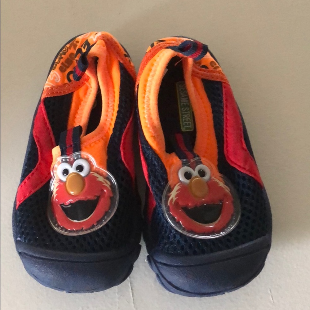 Elmo Water Shoes